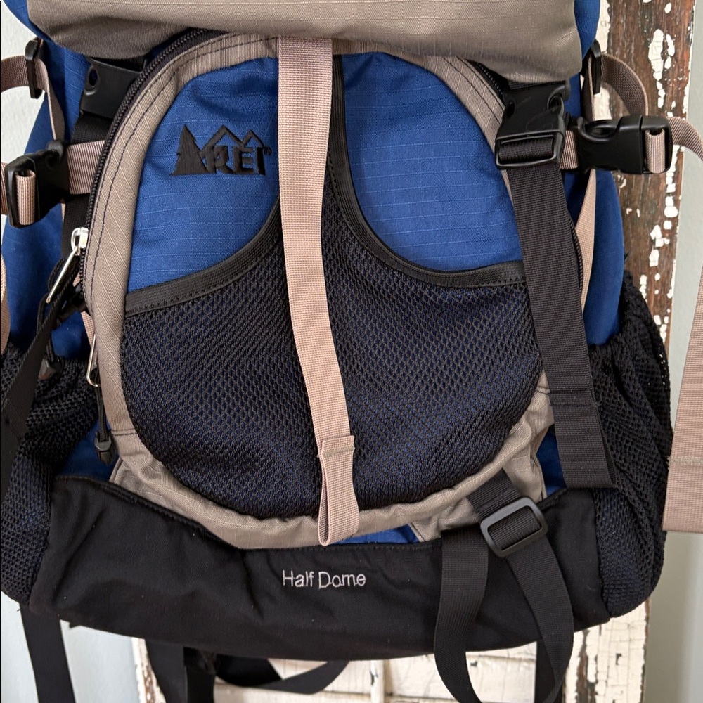 REI HALF-DOME pack - Picture 4 of 9
